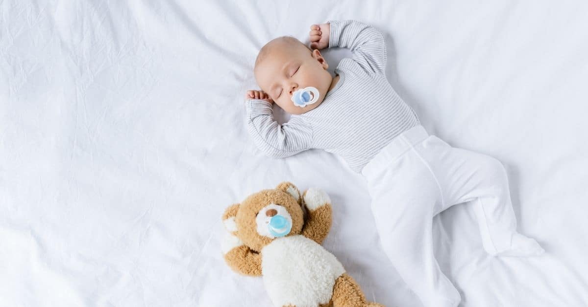 Top 10 Pacifiers for Breastfed Babies (& Mistakes to Avoid)