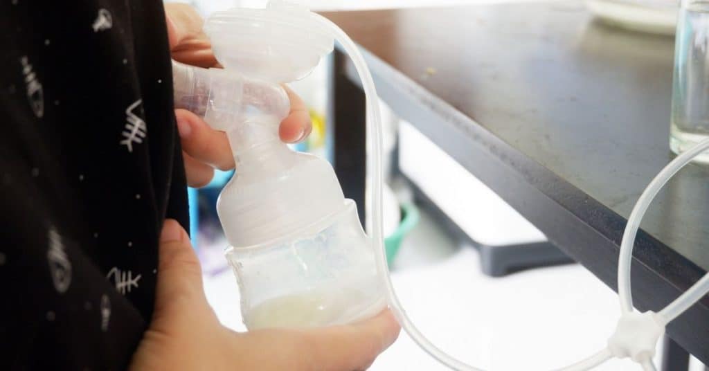 How Many Calories Does Breastfeeding Burn? Early Motherhood Guide