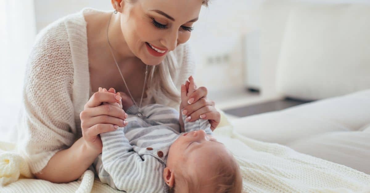 How Many Calories Does Breastfeeding Burn? Early Motherhood Guide