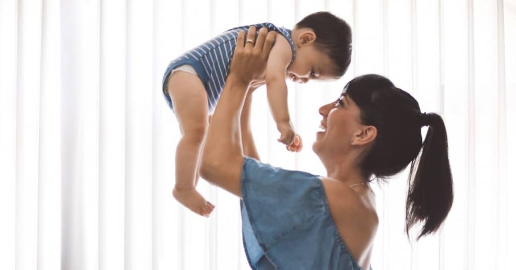 How Many Calories Does Breastfeeding Burn? Early Motherhood Guide