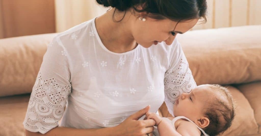 How Many Calories Does Breastfeeding Burn? Early Motherhood Guide